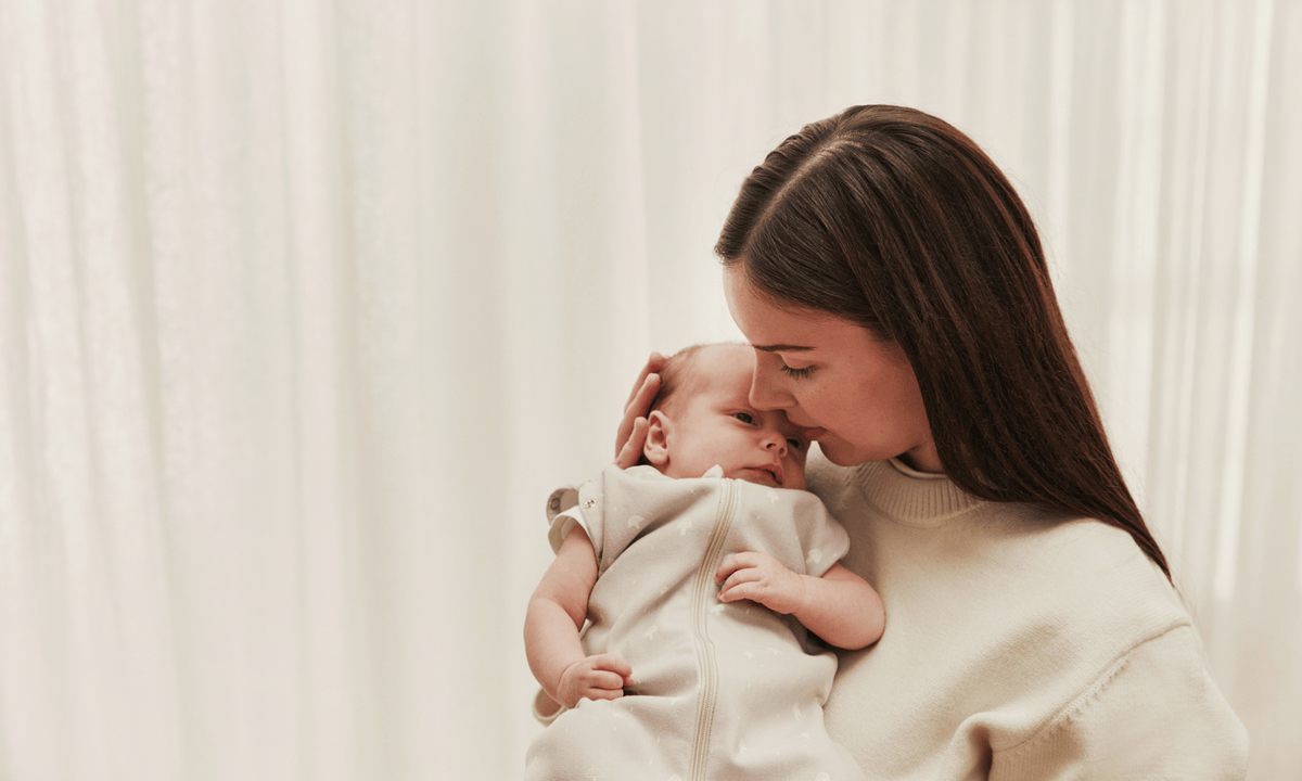 Hvorfor vugging hjelper babyen din å sove
